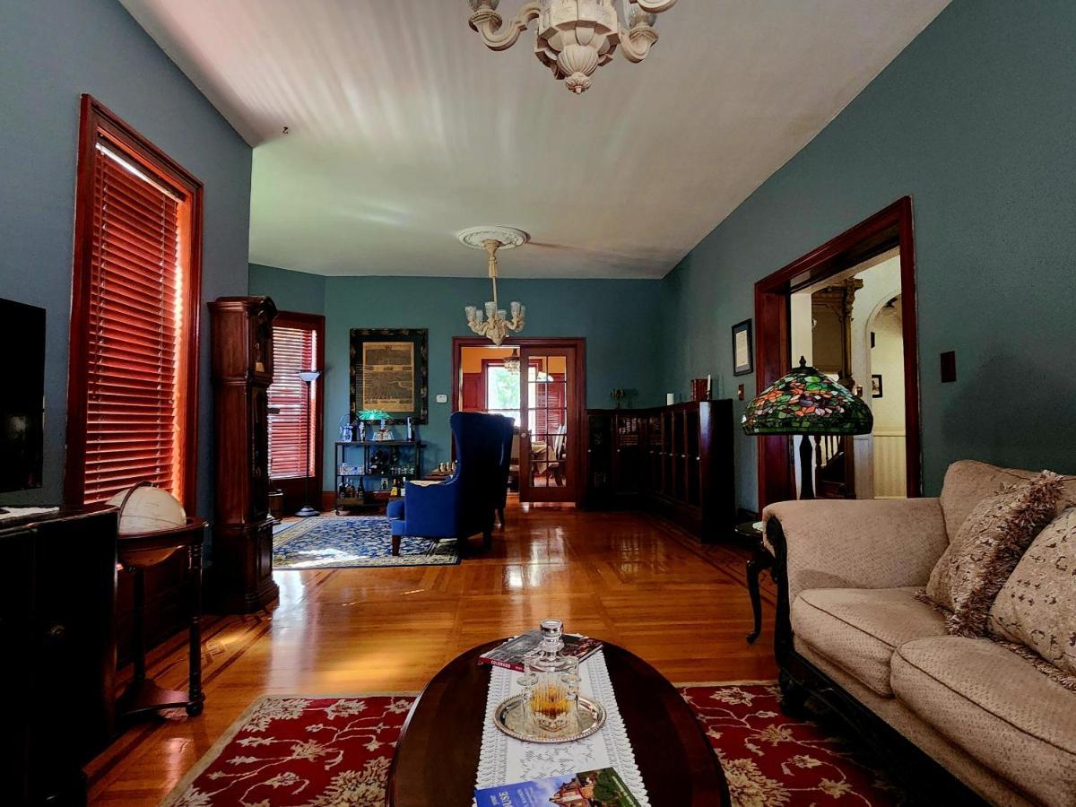 Downen House Bed & Breakfast Πουέμπλο Εξωτερικό φωτογραφία