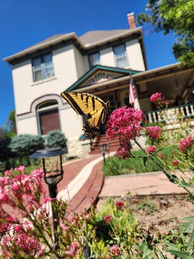 Downen House Bed & Breakfast Bed and Breakfast Πουέμπλο Εξωτερικό φωτογραφία