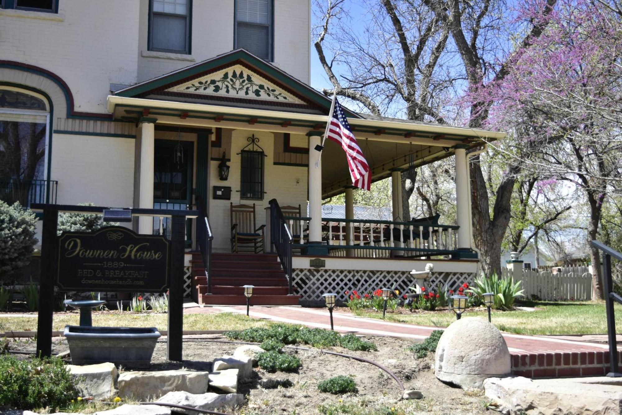 Downen House Bed & Breakfast Πουέμπλο Εξωτερικό φωτογραφία